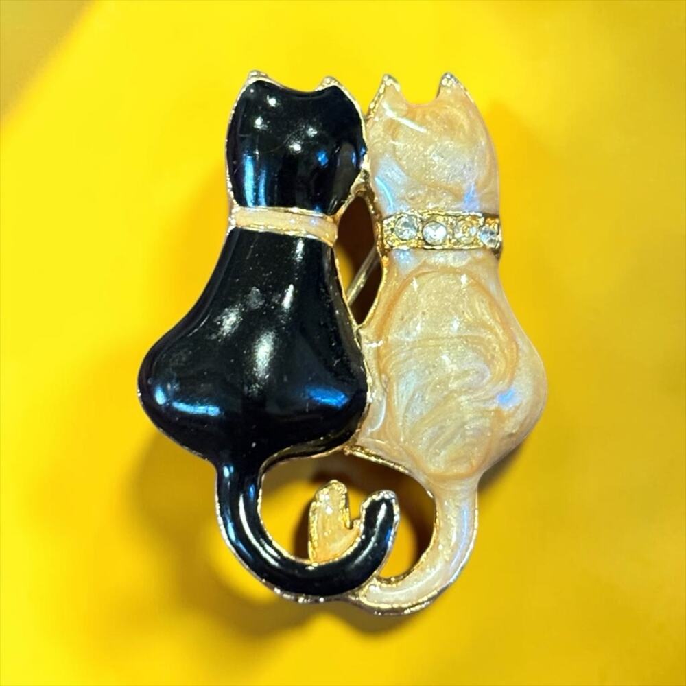 Vintage Enamel Love Cats Brooch Black Pearl Rhinestone Gold Tone Kitty Pin